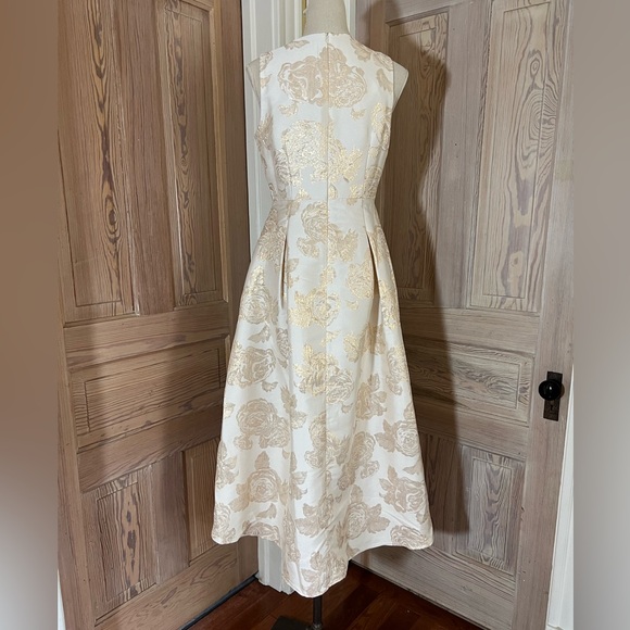 Eliza J hi lo gown size 6 champagne and gold  NWOT - Picture 5 of 12